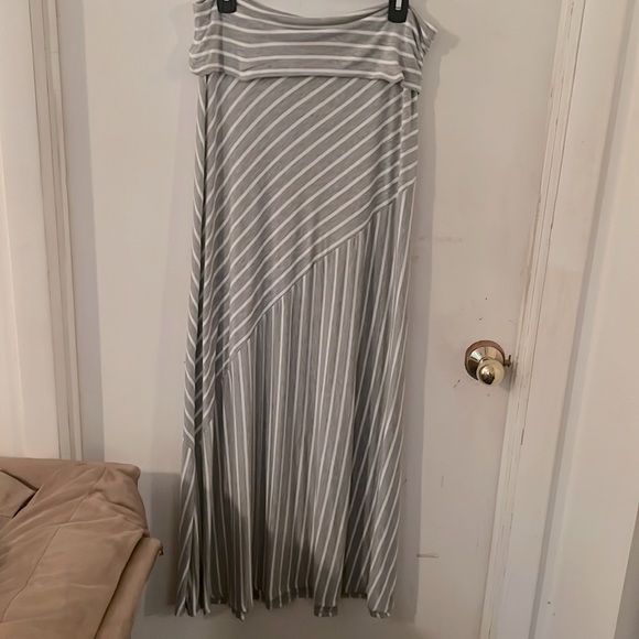 🌞 Gray and white striped maxi skirt with asymmetric pattern (long) comfy & soft - Picture 1 of 5